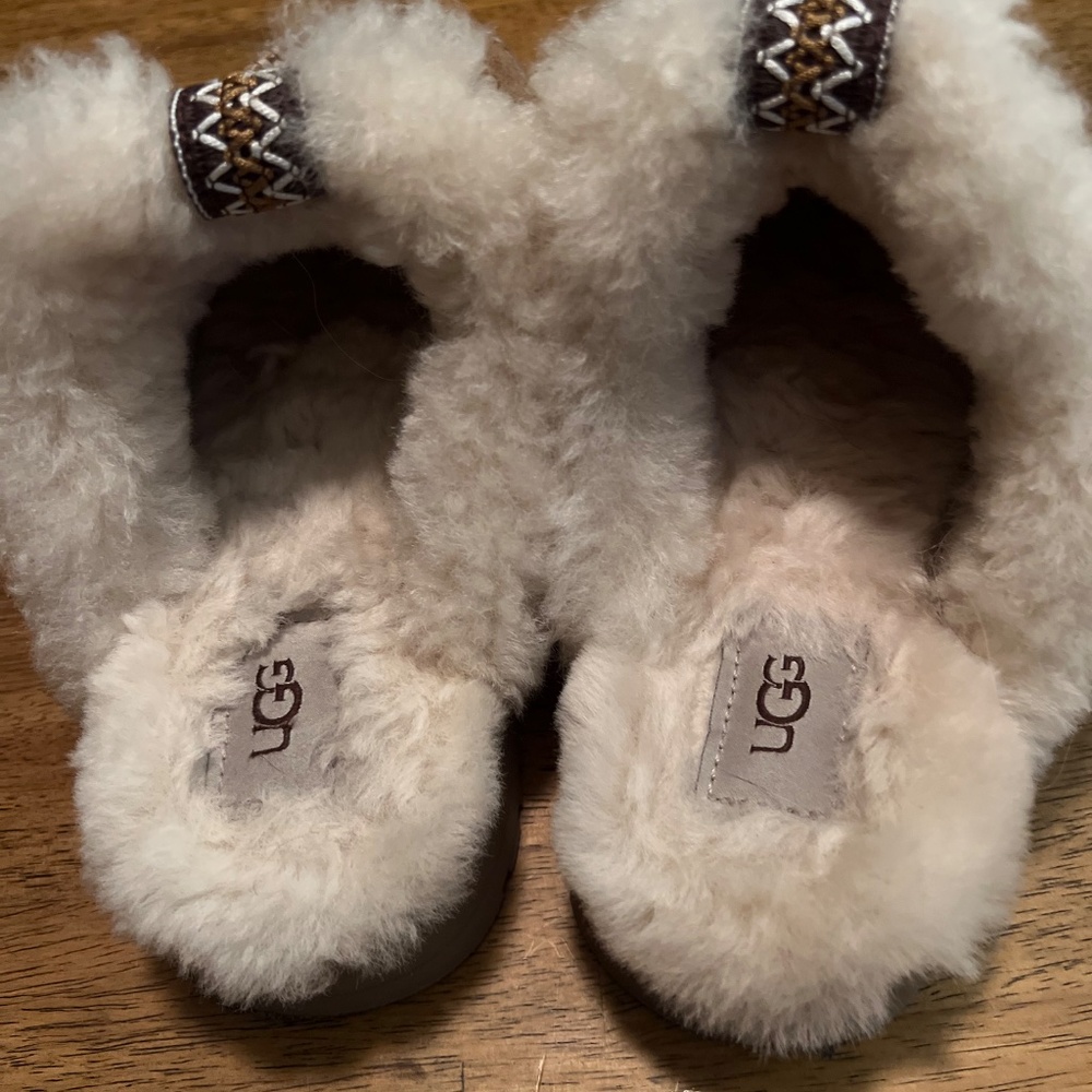 UGG slippers - Picture 2 of 4